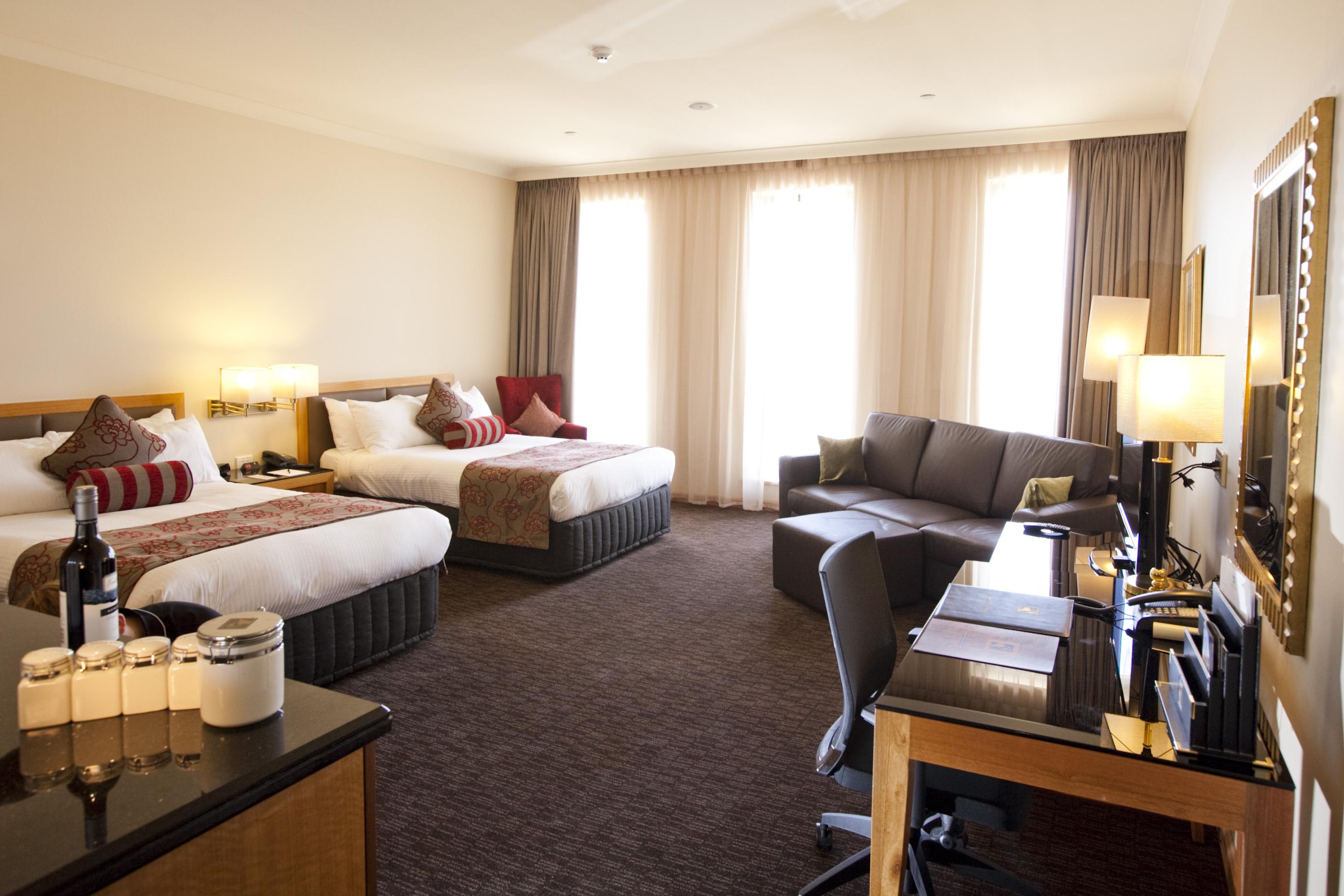 Duxton Hotel Perth Ngoại thất bức ảnh A suite at the hotel